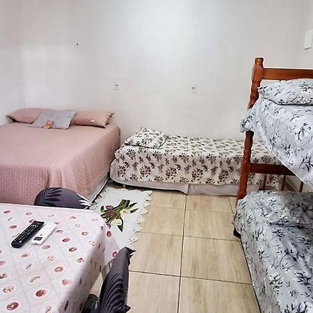 Kitnet S1 Em Torres-Rs - Na Mais Bela Praia Gaucha - Cozinha - Banheiro - Ar Condicionado - Tv E Wi-Fi - Estacionamento - Anfitria Superhost No Bnb Exterior photo