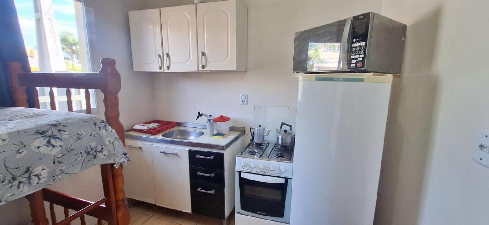 Kitnet S1 Em Torres-Rs - Na Mais Bela Praia Gaucha - Cozinha - Banheiro - Ar Condicionado - Tv E Wi-Fi - Estacionamento - Anfitria Superhost No Bnb Exterior photo