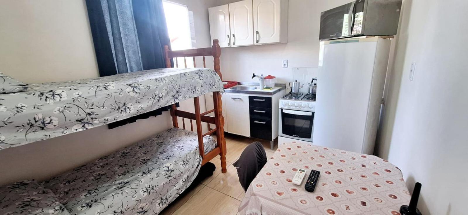 Kitnet S1 Em Torres-Rs - Na Mais Bela Praia Gaucha - Cozinha - Banheiro - Ar Condicionado - Tv E Wi-Fi - Estacionamento - Anfitria Superhost No Bnb Exterior photo