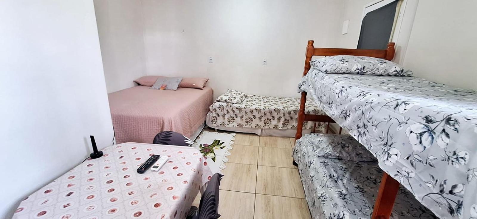 Kitnet S1 Em Torres-Rs - Na Mais Bela Praia Gaucha - Cozinha - Banheiro - Ar Condicionado - Tv E Wi-Fi - Estacionamento - Anfitria Superhost No Bnb Exterior photo