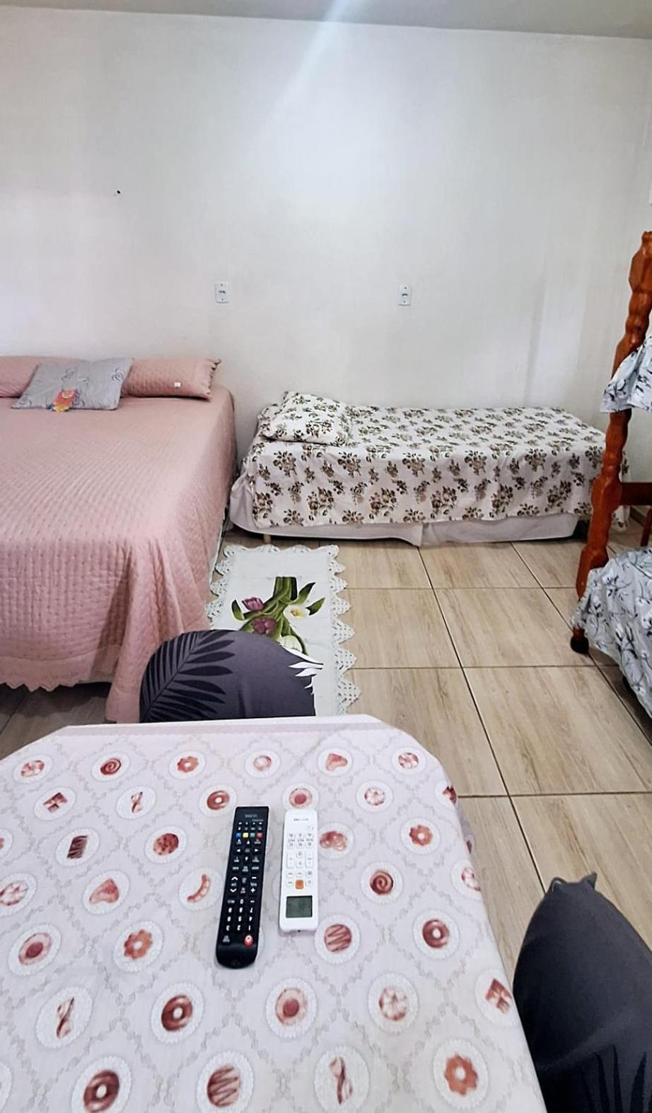Kitnet S1 Em Torres-Rs - Na Mais Bela Praia Gaucha - Cozinha - Banheiro - Ar Condicionado - Tv E Wi-Fi - Estacionamento - Anfitria Superhost No Bnb Exterior photo